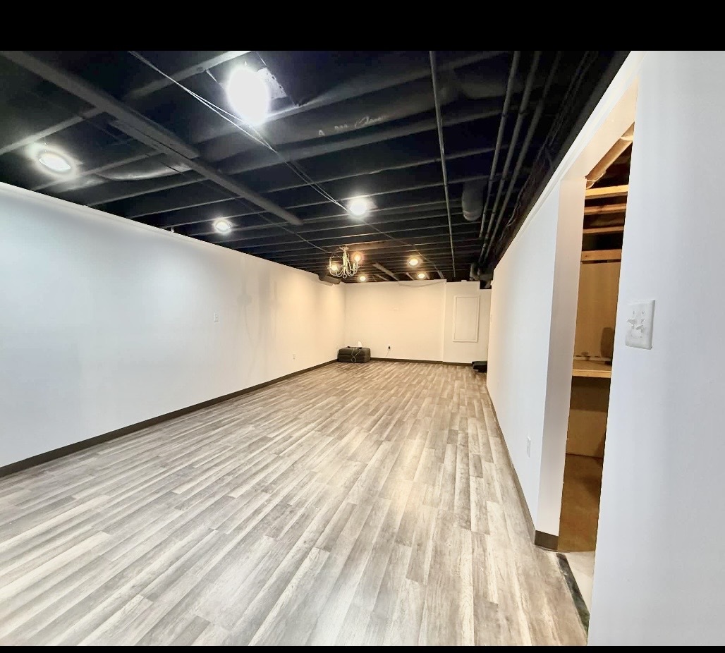 995 Bluff Quarry Drive, South Elgin, IL 60177