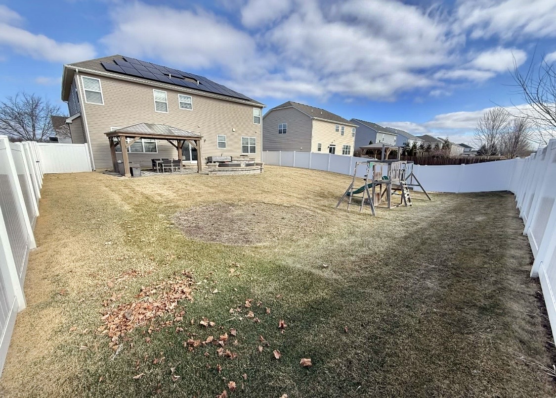 995 Bluff Quarry Drive, South Elgin, IL 60177