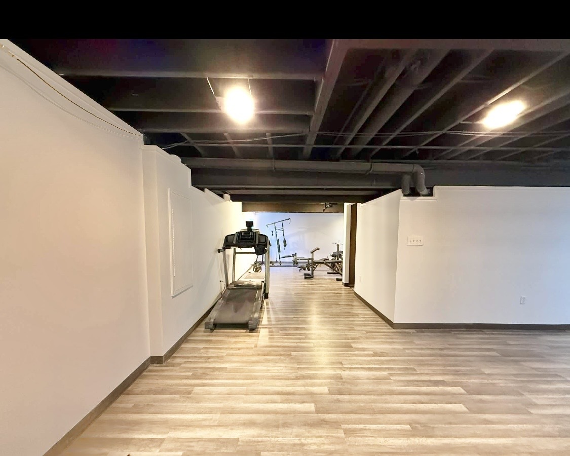 995 Bluff Quarry Drive, South Elgin, IL 60177