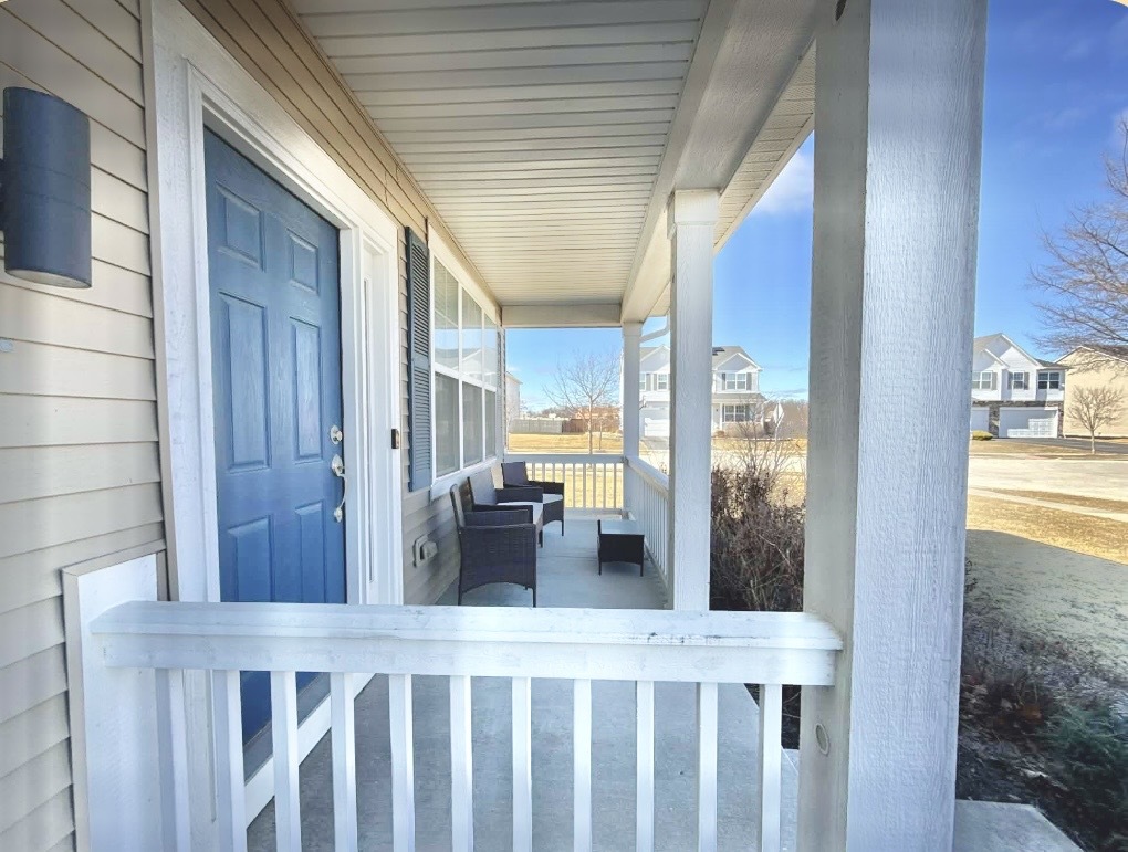 995 Bluff Quarry Drive, South Elgin, IL 60177