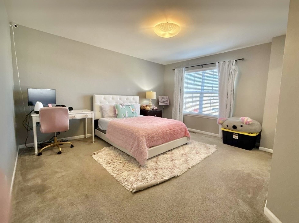 995 Bluff Quarry Drive, South Elgin, IL 60177