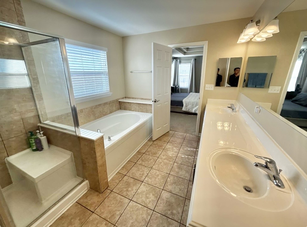 995 Bluff Quarry Drive, South Elgin, IL 60177