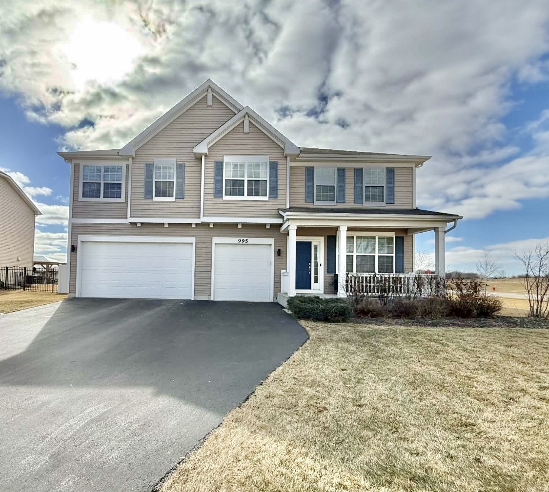 995 Bluff Quarry Drive, South Elgin, IL 60177