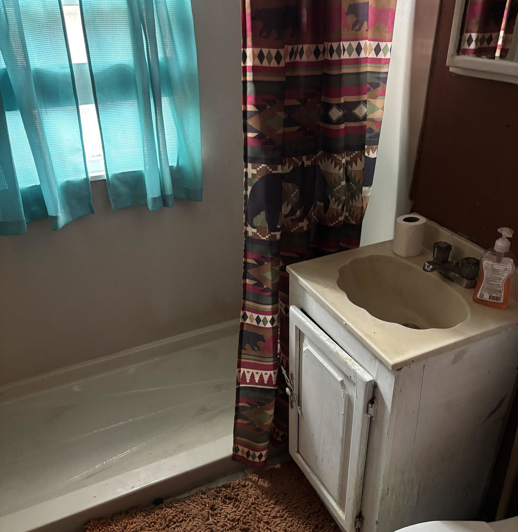 902 Highland Avenue, Wauconda, IL 60084