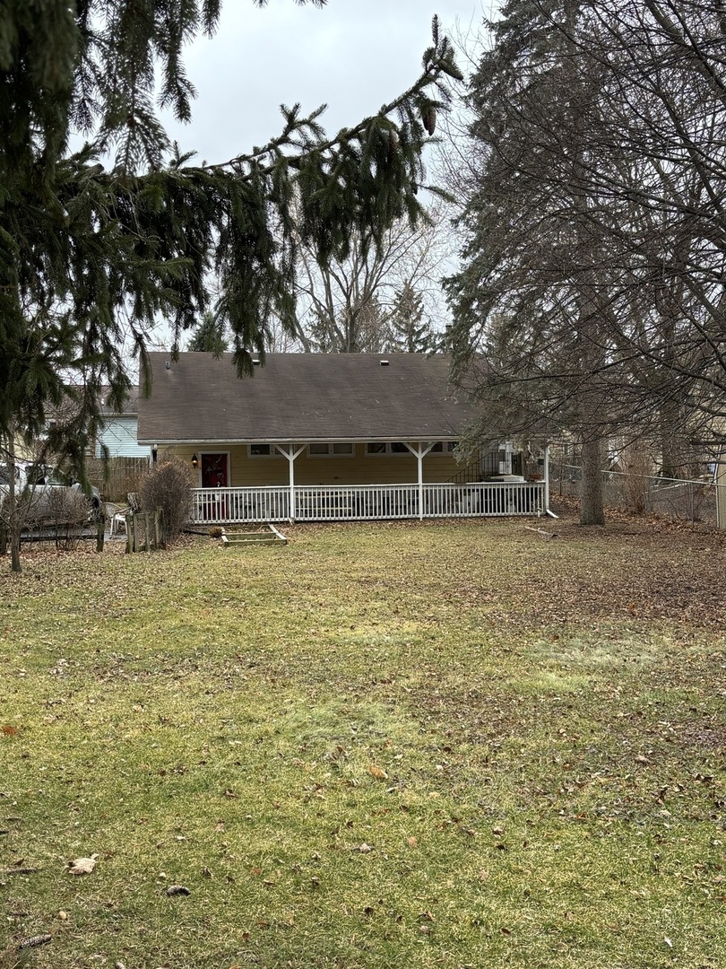902 Highland Avenue, Wauconda, IL 60084