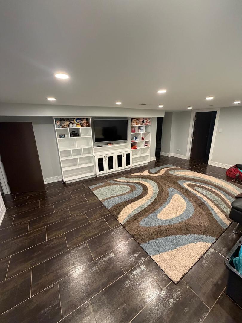 4N150 Hawthorne Avenue, Bensenville, IL 60106