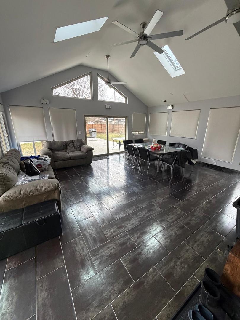 4N150 Hawthorne Avenue, Bensenville, IL 60106