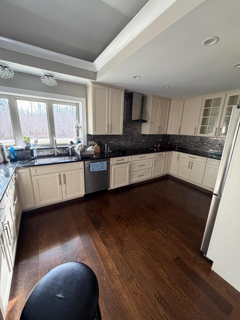 4N150 Hawthorne Avenue, Bensenville, IL 60106