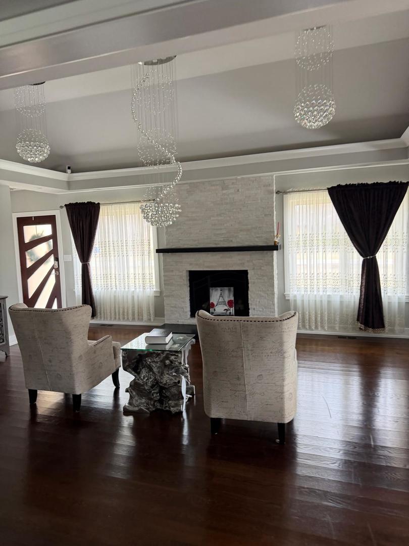 4N150 Hawthorne Avenue, Bensenville, IL 60106