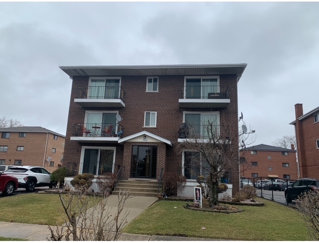 7913 S 83rd Avenue #1N, Justice, IL 60458