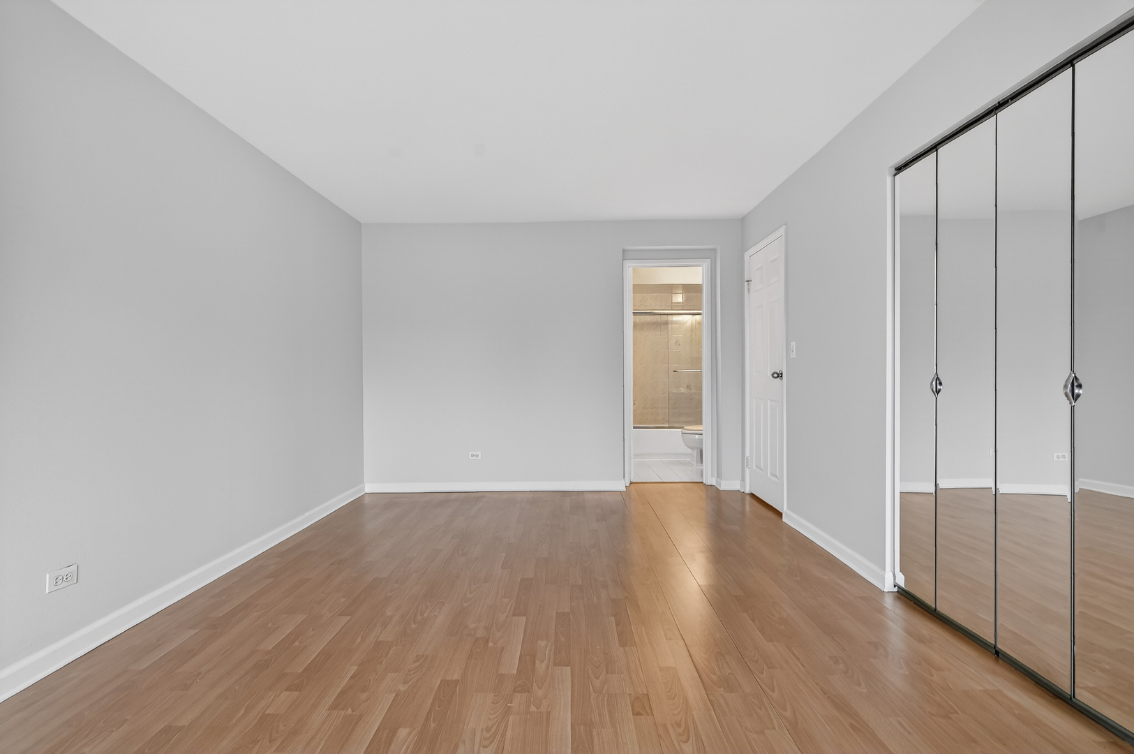 6670 S BRAINARD Avenue #209, Countryside, IL 60525