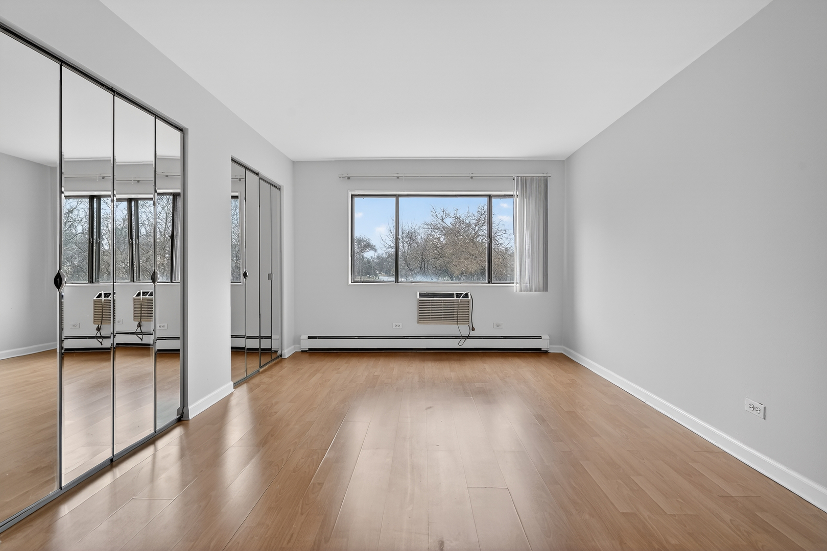 6670 S BRAINARD Avenue #209, Countryside, IL 60525