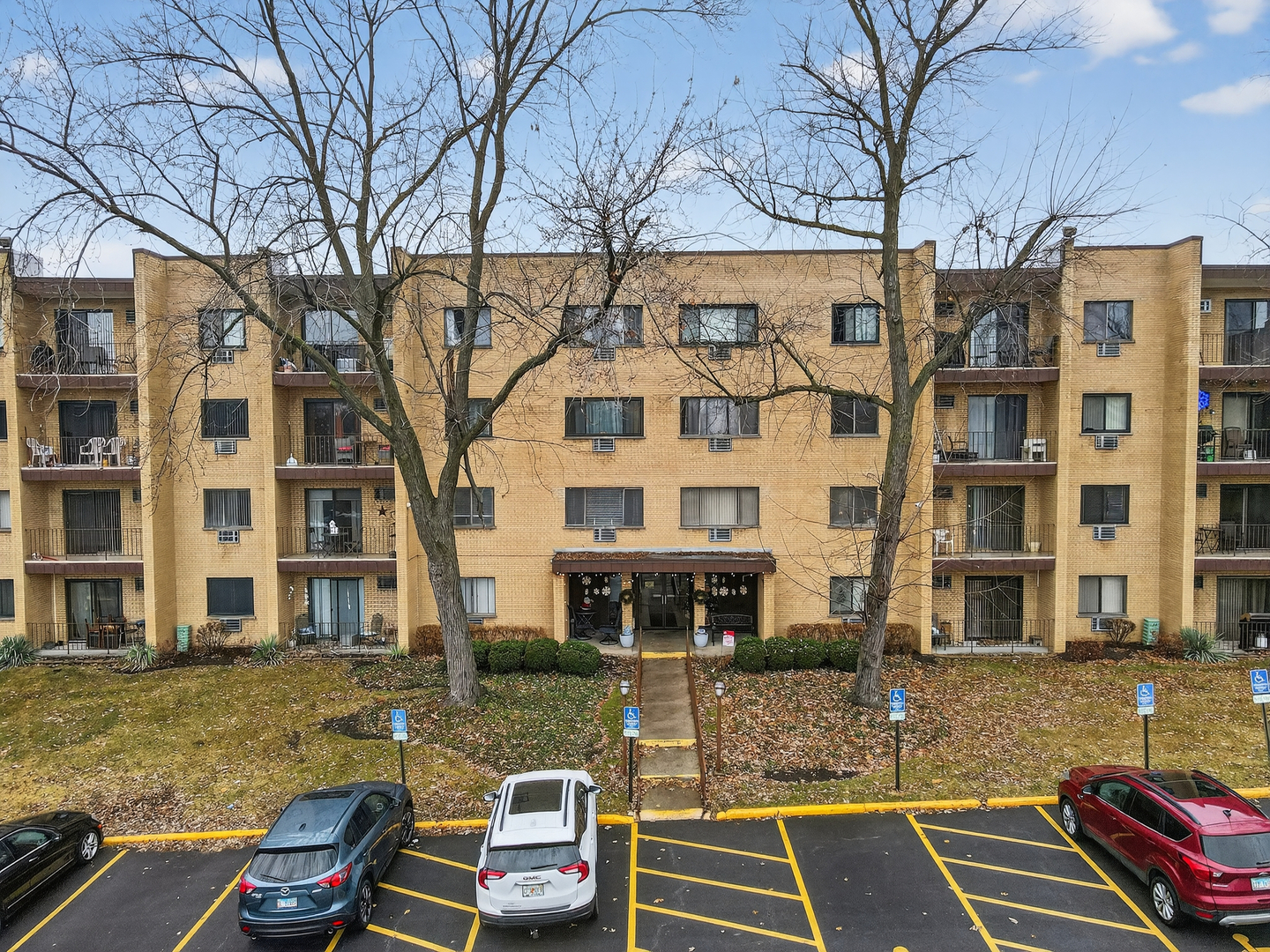 6670 S BRAINARD Avenue #209, Countryside, IL 60525