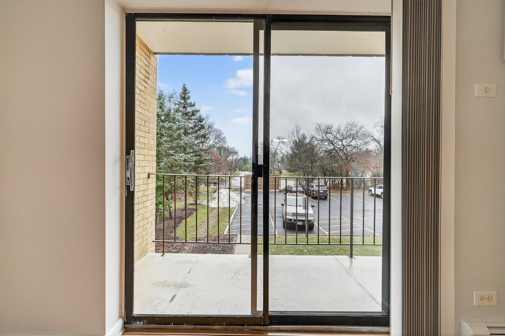 6670 S BRAINARD Avenue #209, Countryside, IL 60525