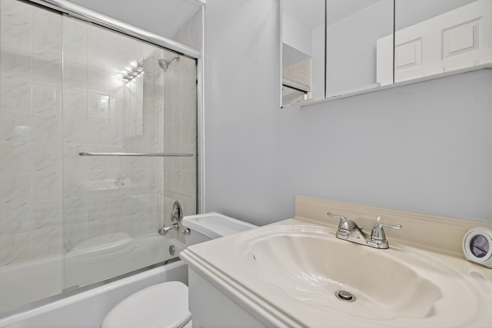 6670 S BRAINARD Avenue #209, Countryside, IL 60525