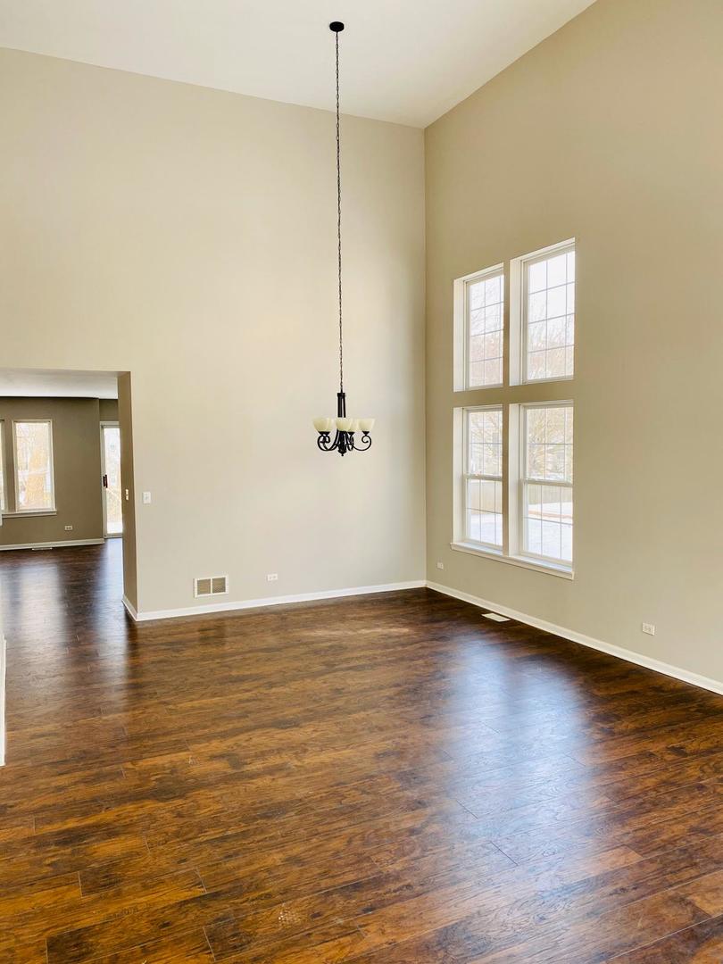 2824 WHITEHALL Lane, Naperville, IL 60564