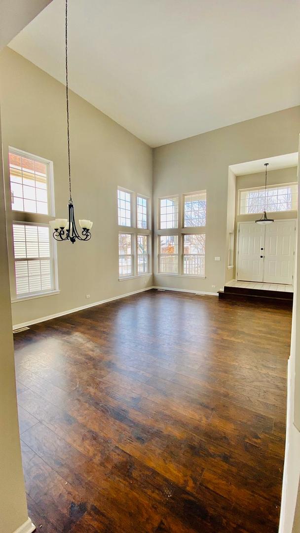 2824 WHITEHALL Lane, Naperville, IL 60564