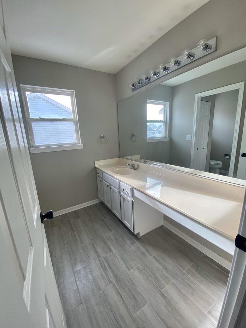 2824 WHITEHALL Lane, Naperville, IL 60564