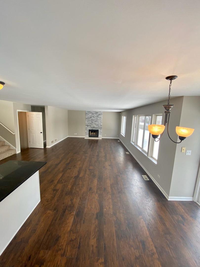 2824 WHITEHALL Lane, Naperville, IL 60564