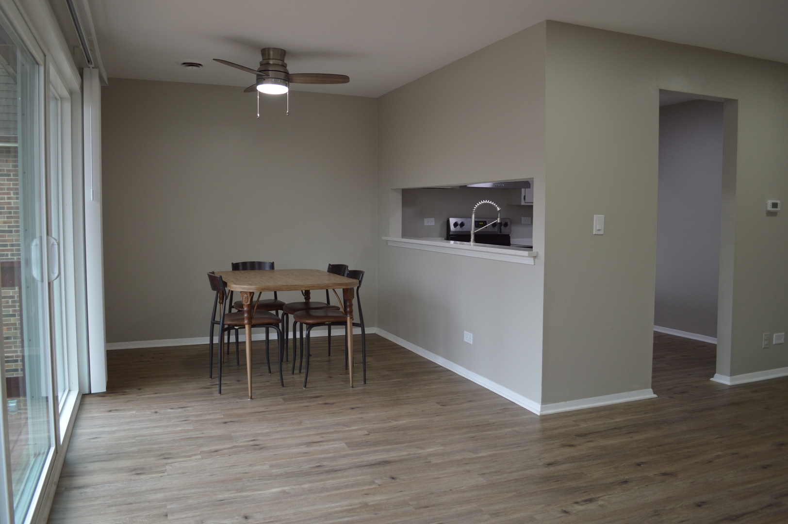 255 E Court of Shorewood #8, Vernon Hills, IL 60061