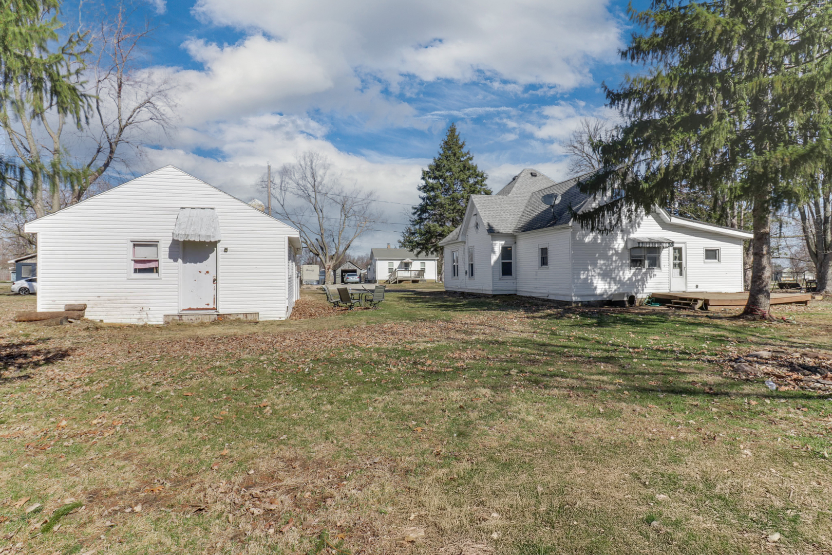 207 E Field Street, Secor, IL 61771