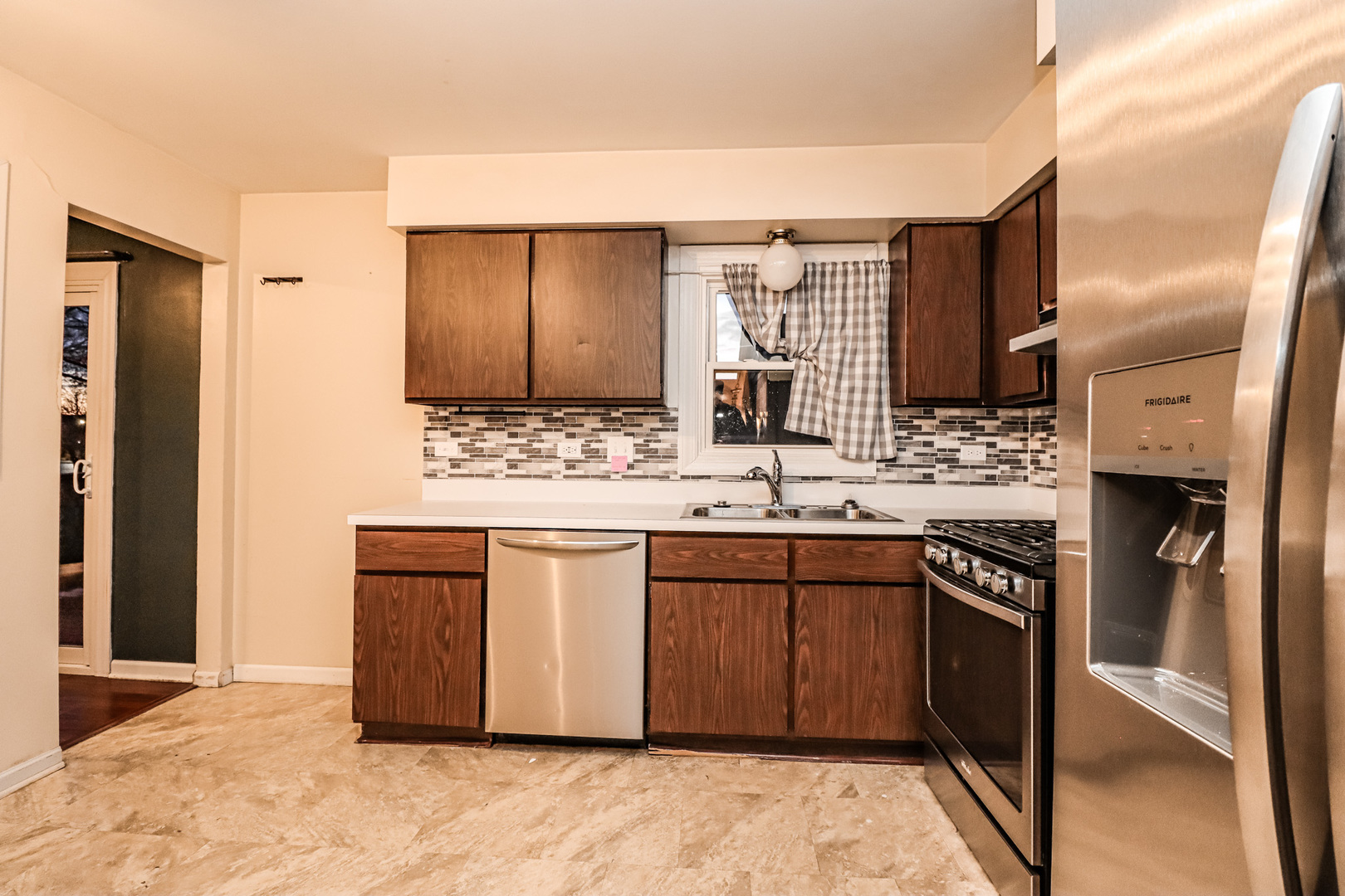 500 N Westwood Avenue, Lombard, IL 60148