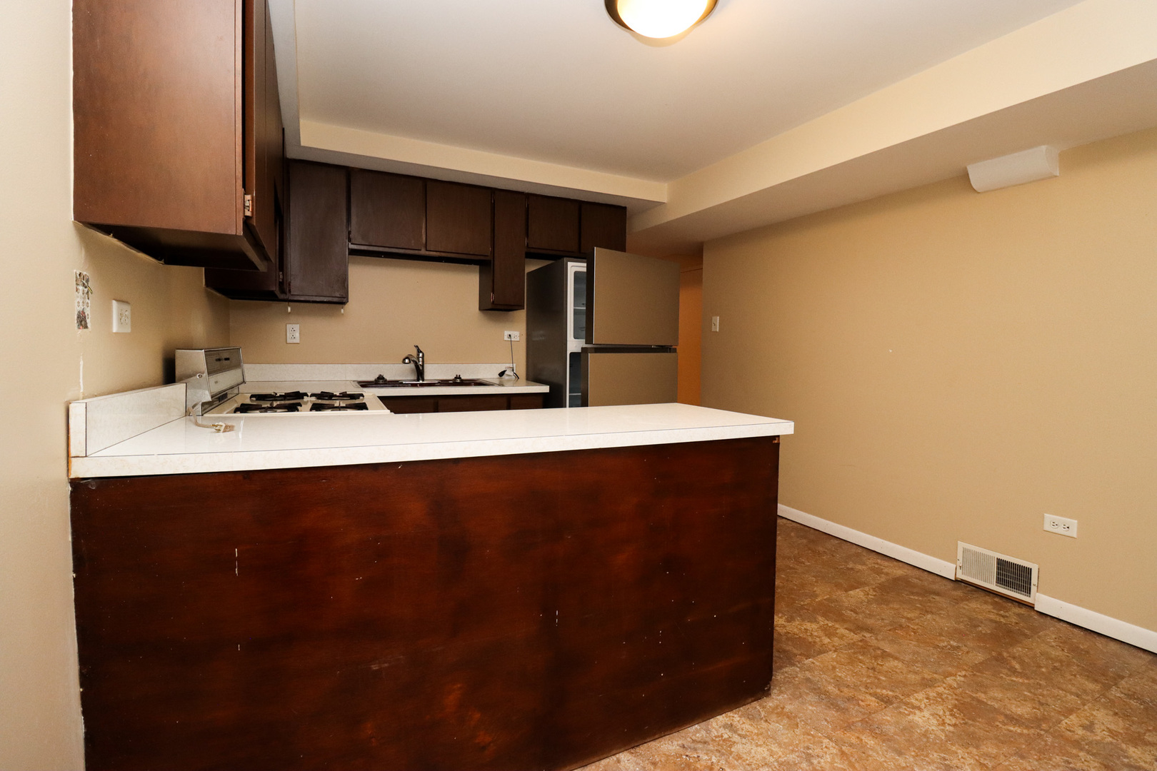 500 N Westwood Avenue, Lombard, IL 60148