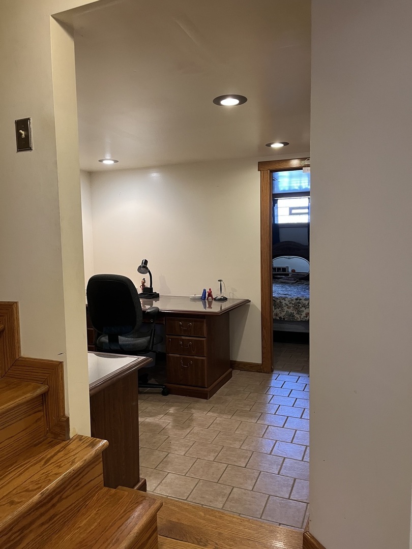 2522 S 3rd Avenue, Riverside, IL 60546