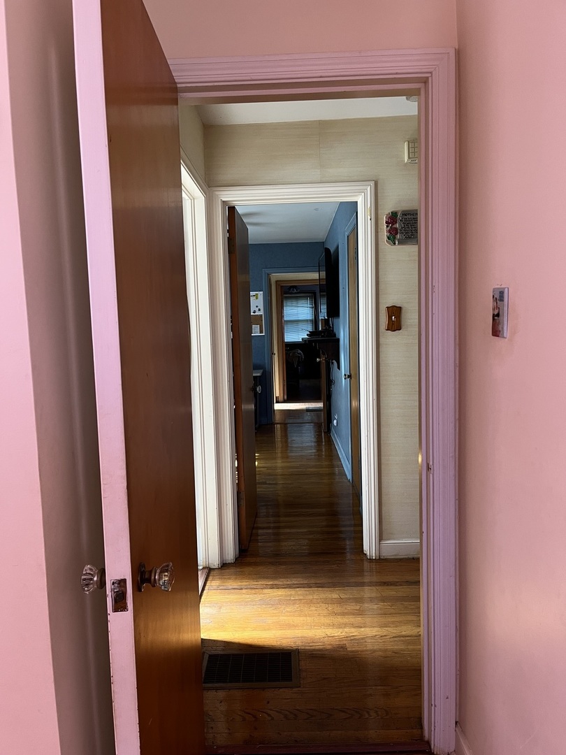 2522 S 3rd Avenue, Riverside, IL 60546