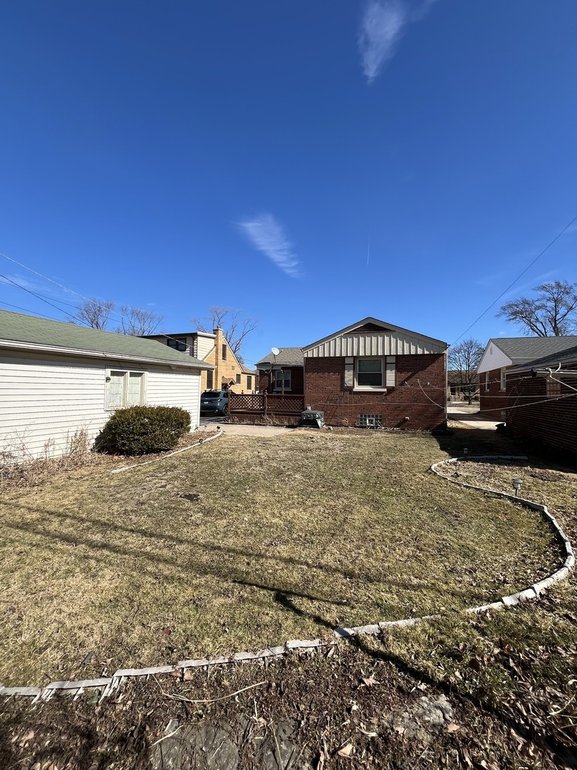2522 S 3rd Avenue, Riverside, IL 60546