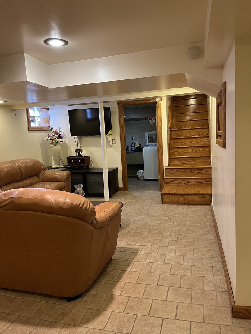 2522 S 3rd Avenue, Riverside, IL 60546