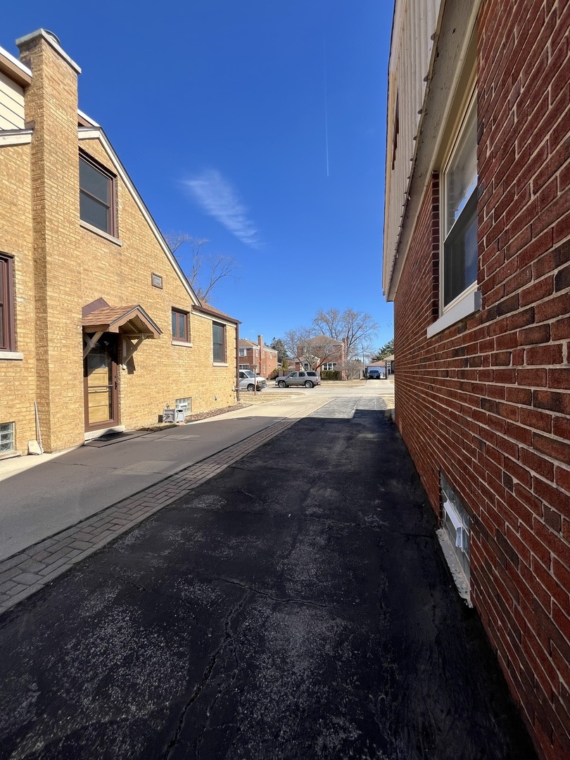 2522 S 3rd Avenue, Riverside, IL 60546