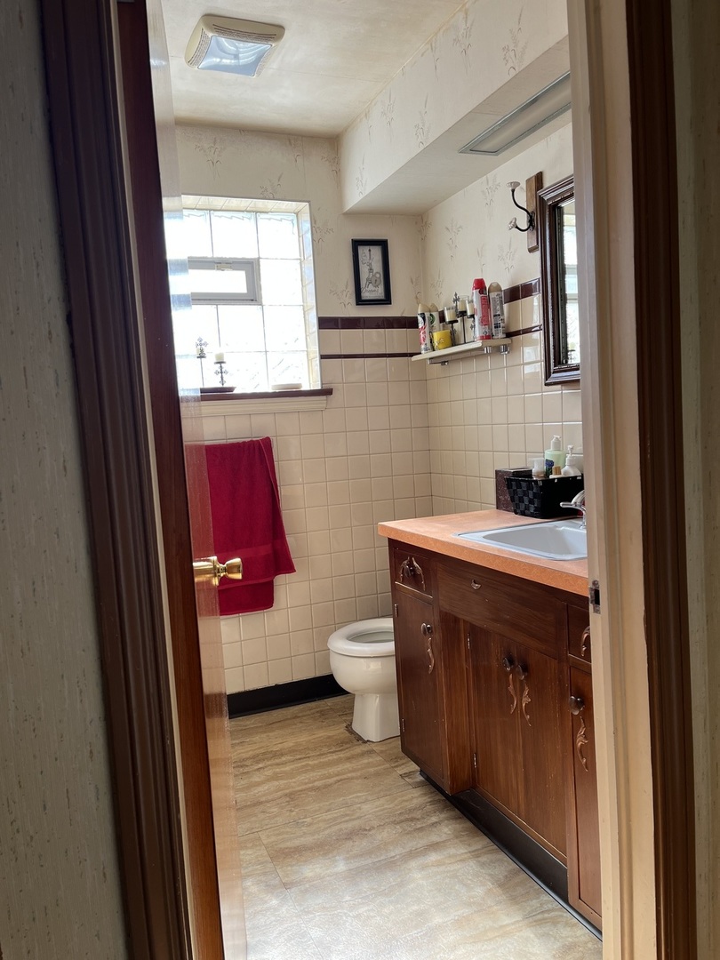 2522 S 3rd Avenue, Riverside, IL 60546