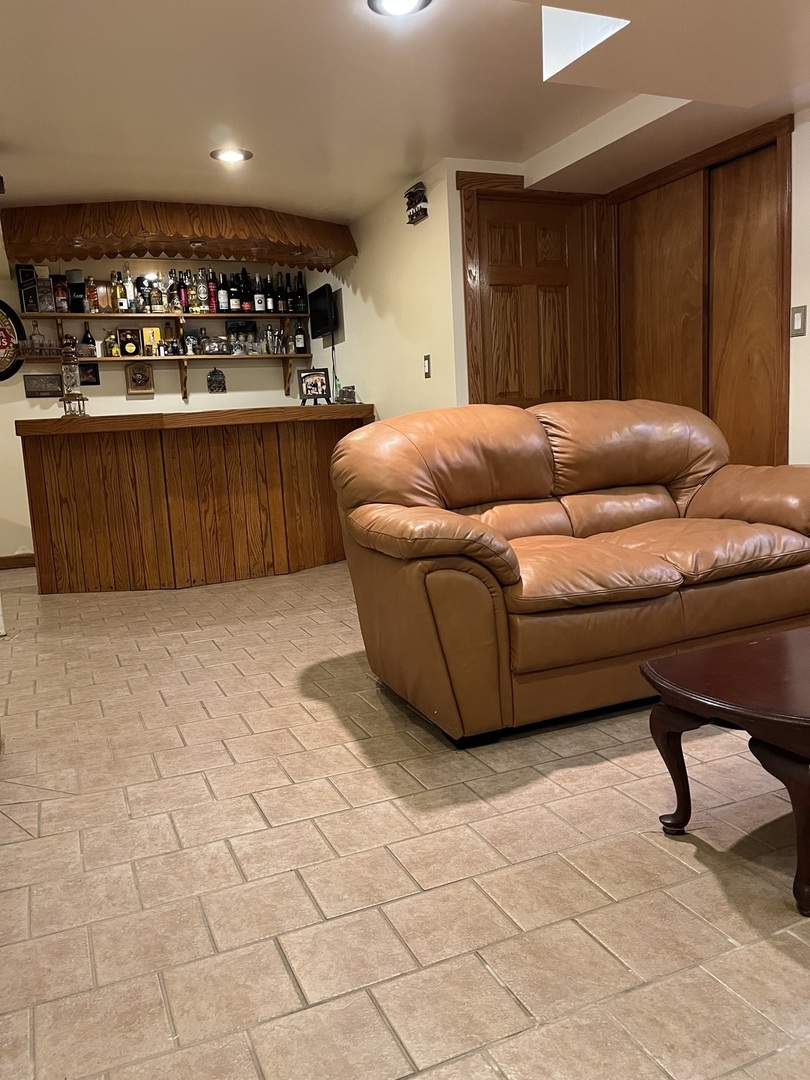 2522 S 3rd Avenue, Riverside, IL 60546