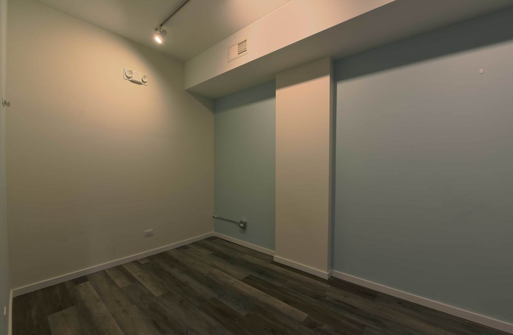 9136 Waukegan Road Road, Morton Grove, IL 60053