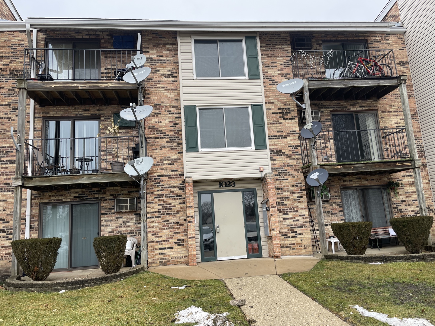 1023 Kuhn Road #4, Carol Stream, IL 60188