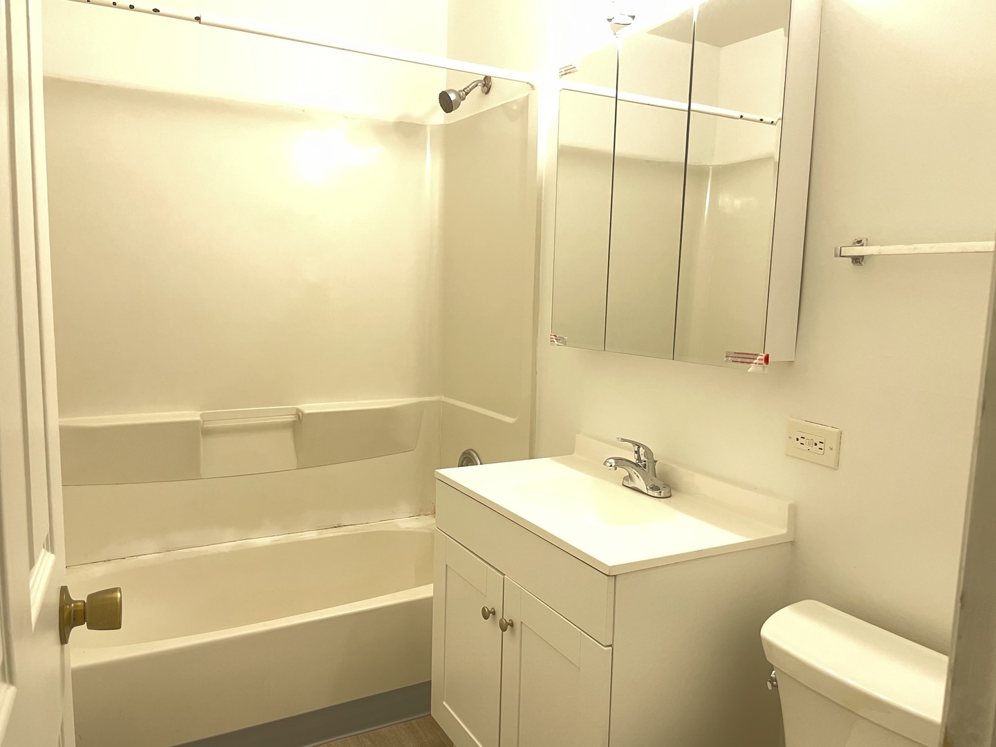 1023 Kuhn Road #4, Carol Stream, IL 60188