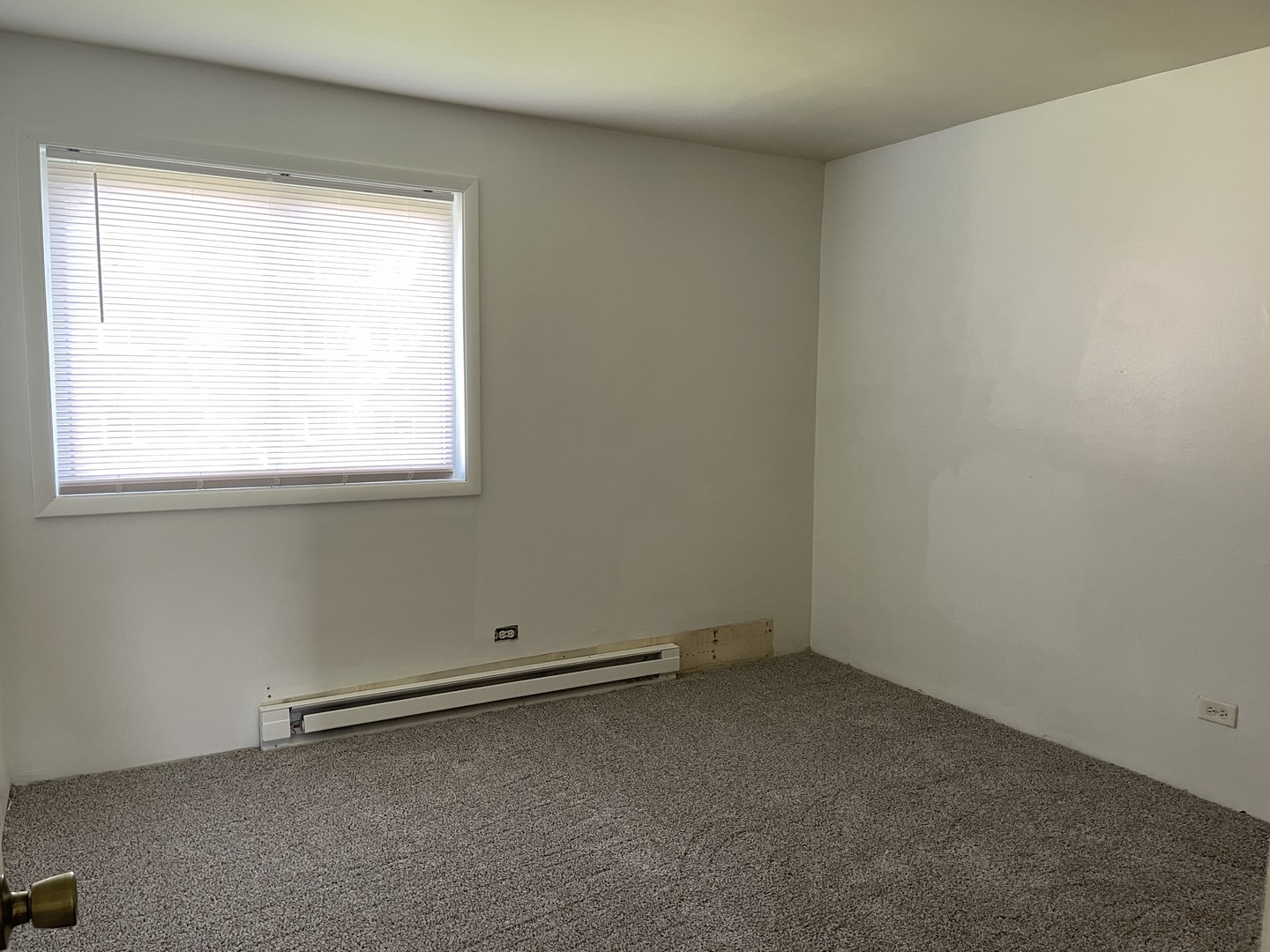 1023 Kuhn Road #4, Carol Stream, IL 60188