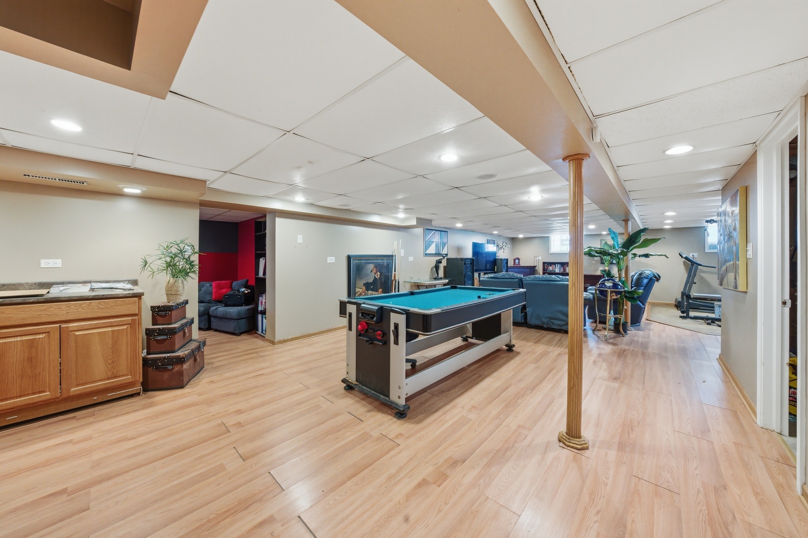 702 E 162nd Place, South Holland, IL 60473