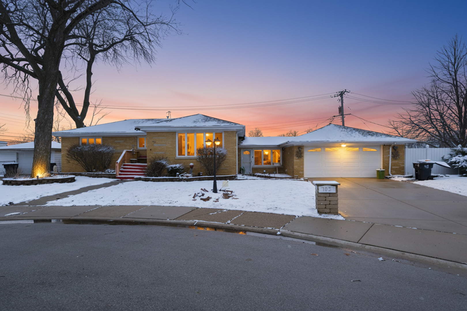 702 E 162nd Place, South Holland, IL 60473