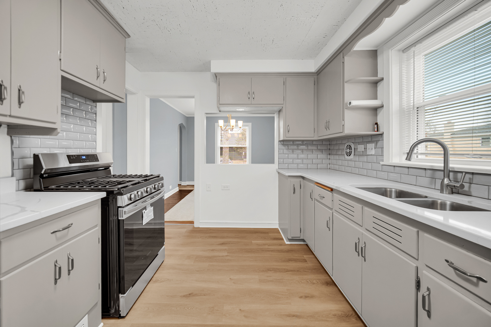 1201 Grove Avenue, Park Ridge, IL 60068