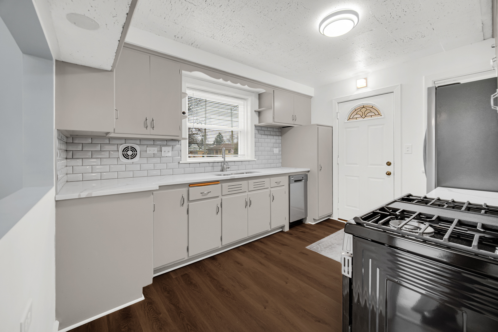 1201 Grove Avenue, Park Ridge, IL 60068