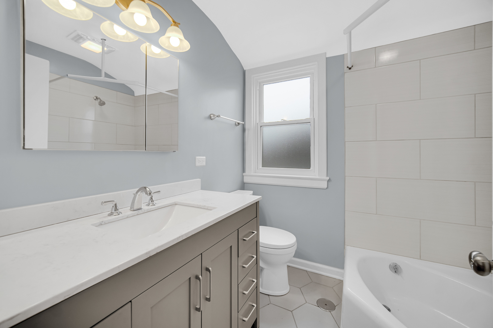 1201 Grove Avenue, Park Ridge, IL 60068