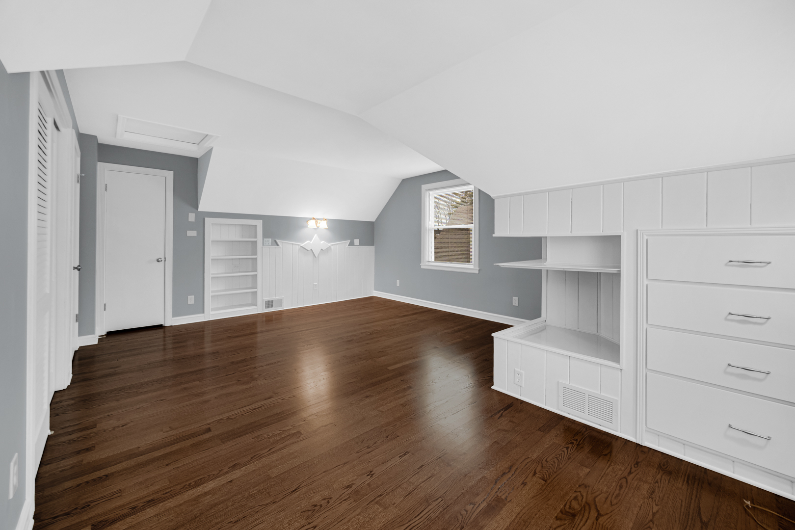 1201 Grove Avenue, Park Ridge, IL 60068