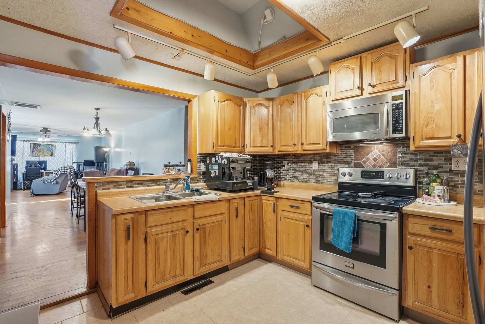 5455 Sand Ridge Road, Morris, IL 60450