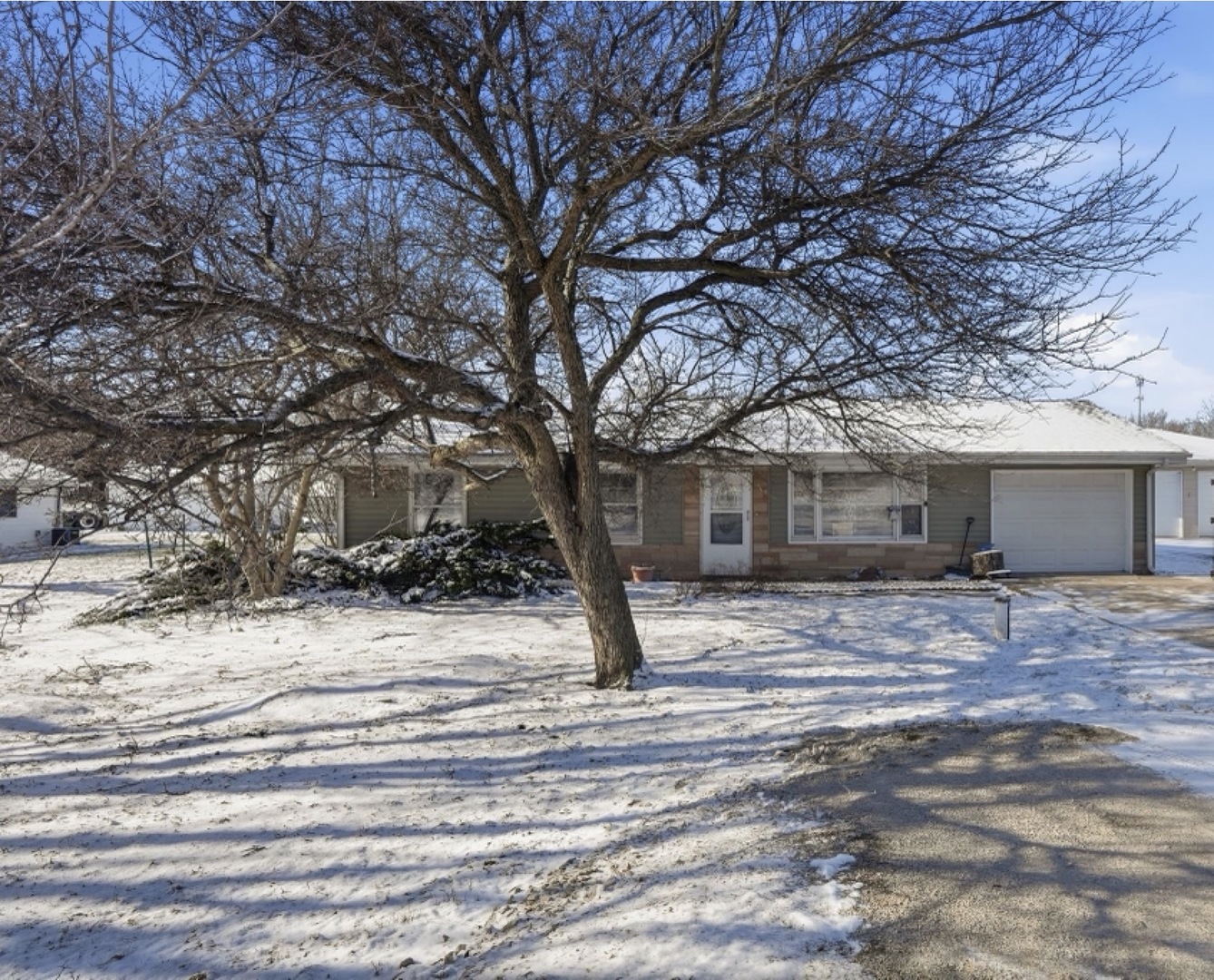 5455 Sand Ridge Road, Morris, IL 60450