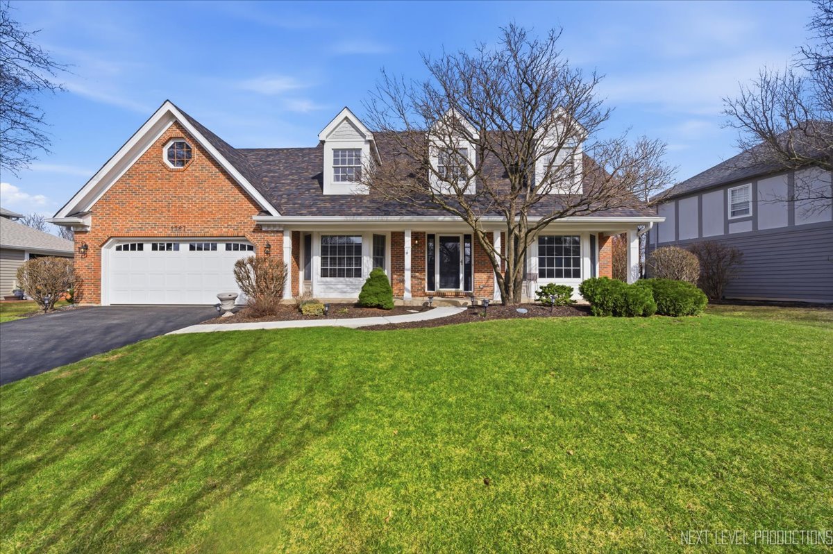 1367 Saxon Lane, Naperville, IL 60564