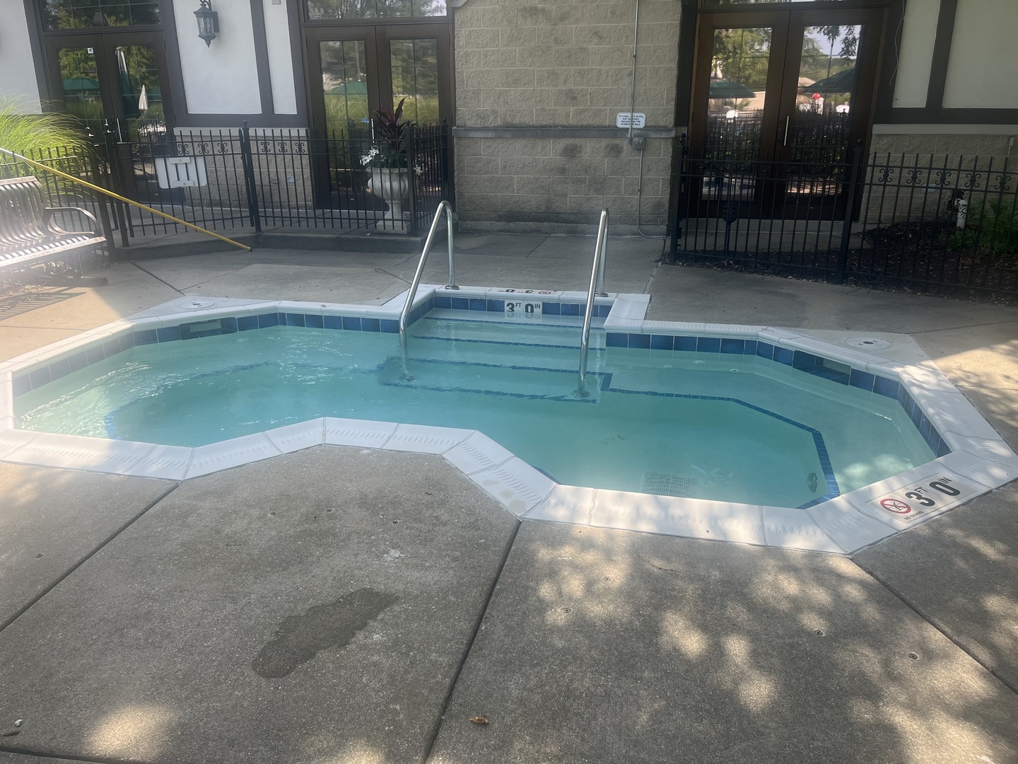 1367 Saxon Lane, Naperville, IL 60564