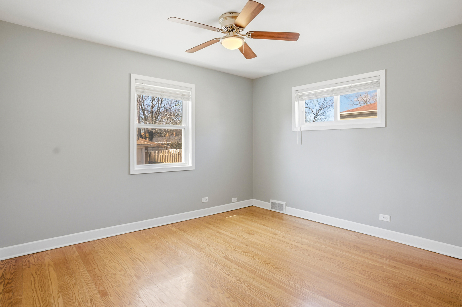 830 S La Grange Road, La Grange, IL 60525