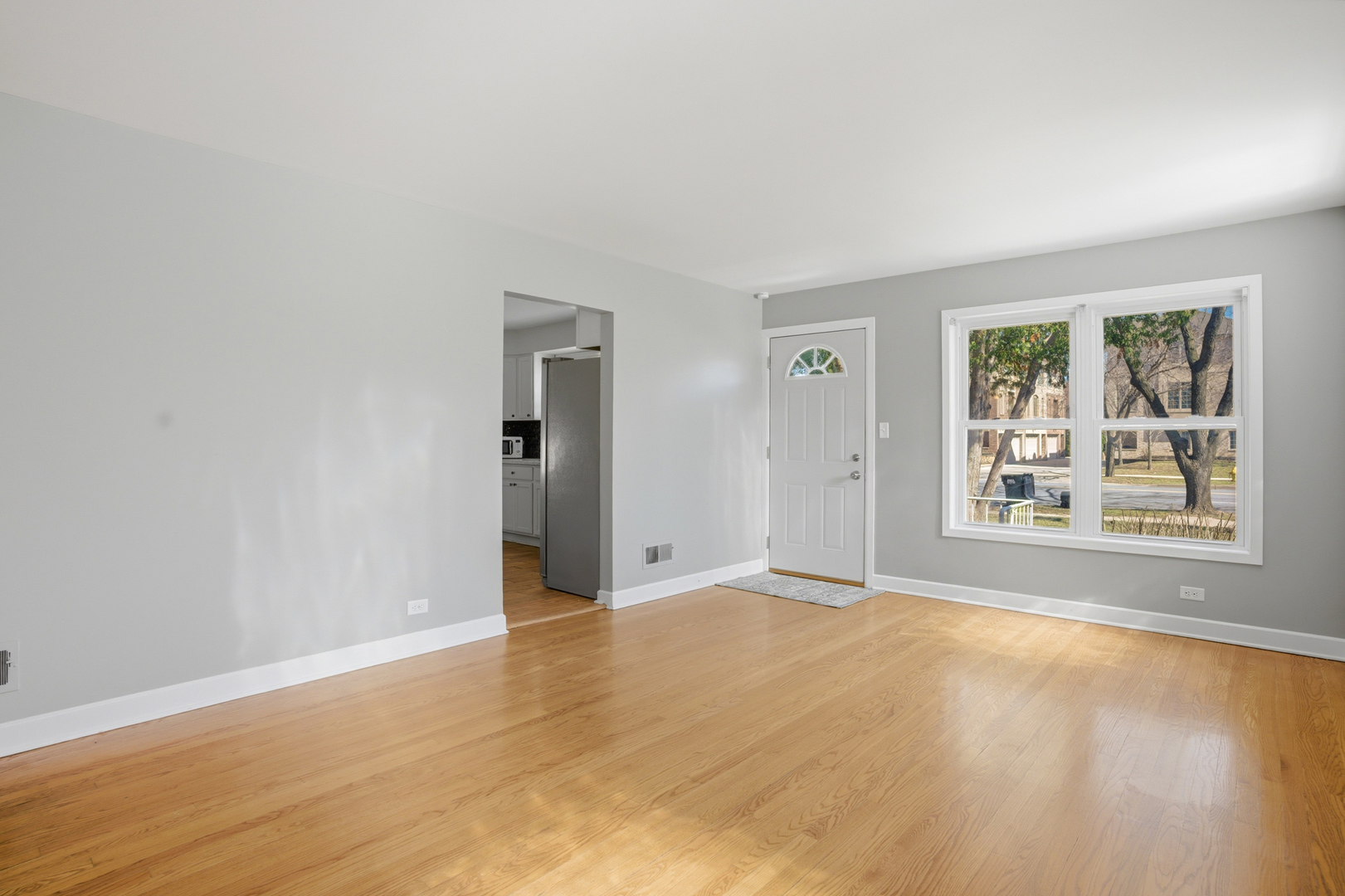 830 S La Grange Road, La Grange, IL 60525